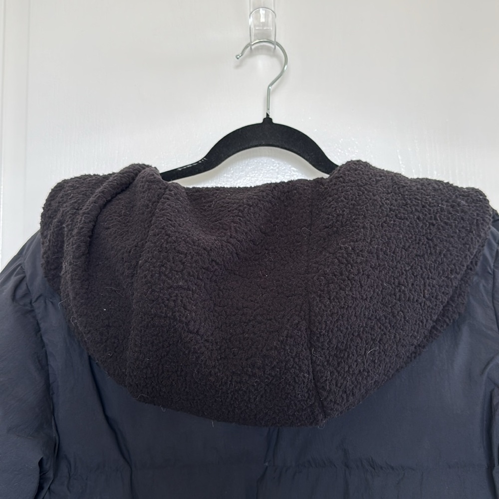alo yoga Cypress Puffer Jacket - Picture 5 of 9
